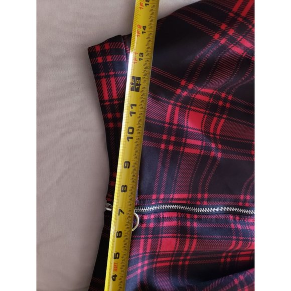 HOT TOPIC PLAID MINI SKIRT SIZE SMALL MEDIUM ZIPPER FRONT RED BLACK - Picture 3 of 6